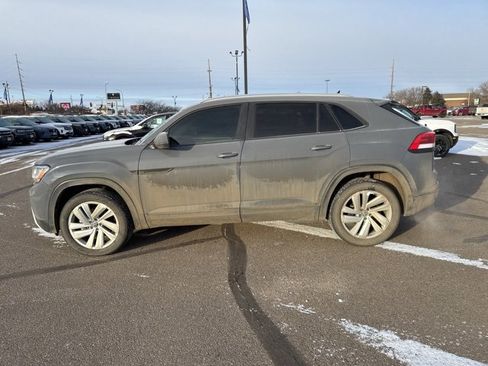 Used 2021 Volkswagen Atlas Cross Sport SE image 5