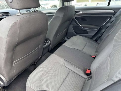 Used 2019 Volkswagen Golf S image 11