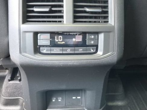 Used 2022 Volkswagen Atlas SEL Premium AWD/4WD image 33