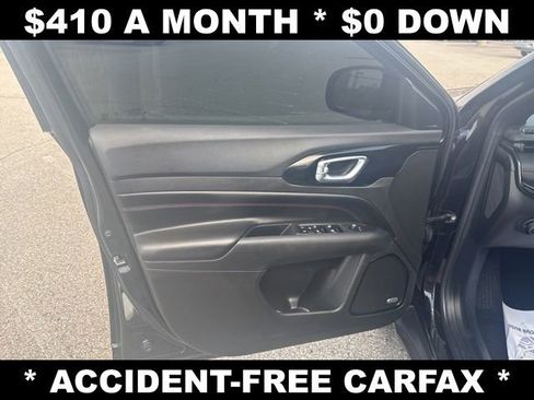 Used 2024 Jeep Compass Trailhawk w/ Sun and Sound Group image 10