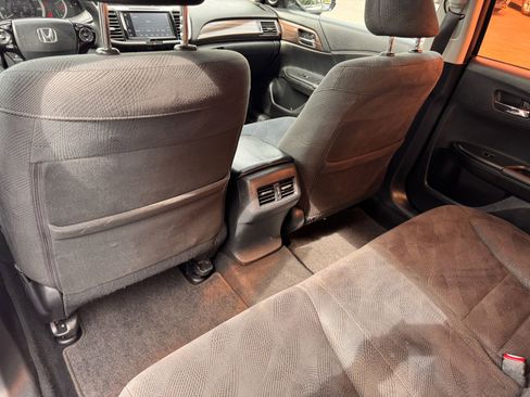 Used 2017 Honda Accord EX image 16