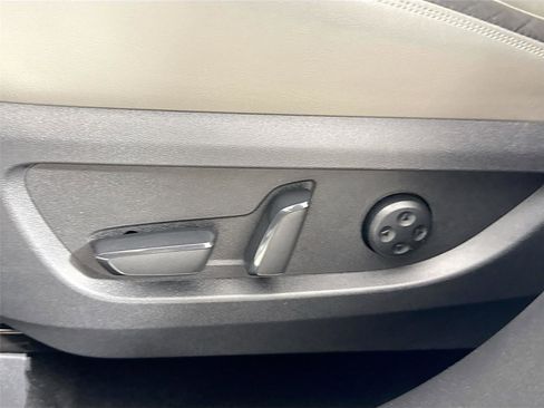 Used 2023 INFINITI QX50 Sensory image 33