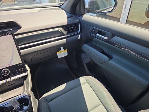 New 2026 GMC Terrain AT4 w/ Technology Package II AWD/4WD image 14