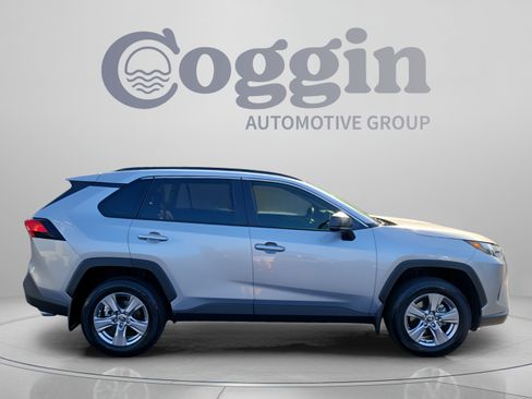 Certified 2023 Toyota RAV4 LE AWD/4WD image 4