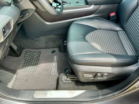 Used 2022 Toyota Highlander XSE image 43