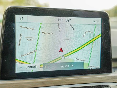 Used 2020 Ford Escape Titanium image 17