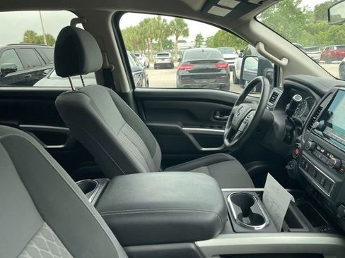 Used 2024 Nissan Titan SV w/ SV Convenience Package AWD/4WD image 8