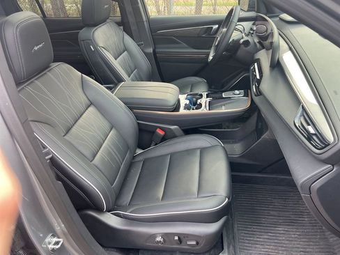 Used 2026 Buick Enclave Avenir w/ Super Cruise Package image 38