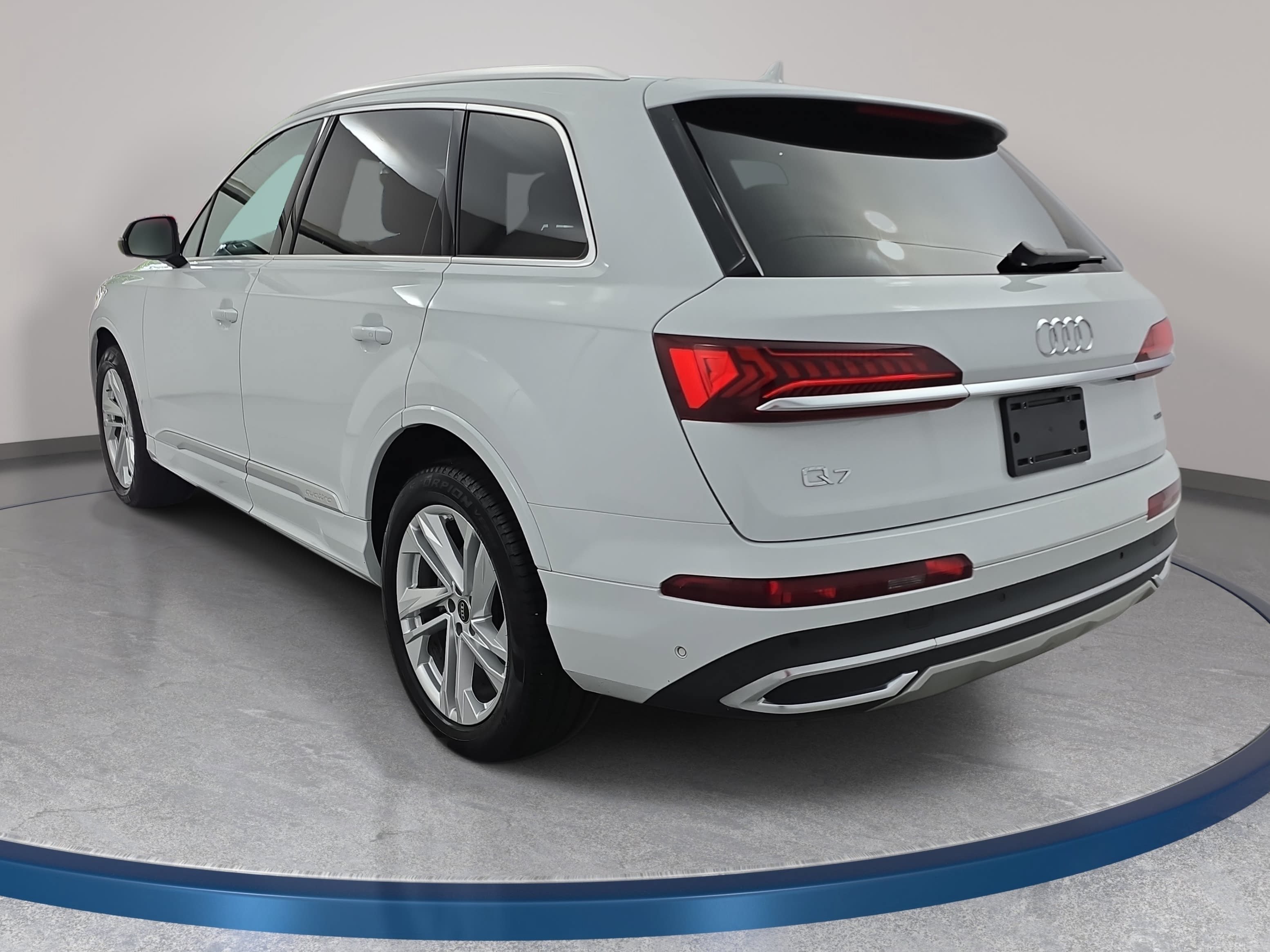 Used 2023 Audi Q7 2.0T Premium w/ Convenience Package AWD/4WD image 7