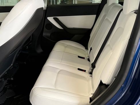 Used 2022 Tesla Model Y Performance image 29