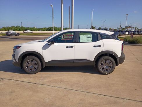 New 2026 Nissan Kicks S FWD image 3