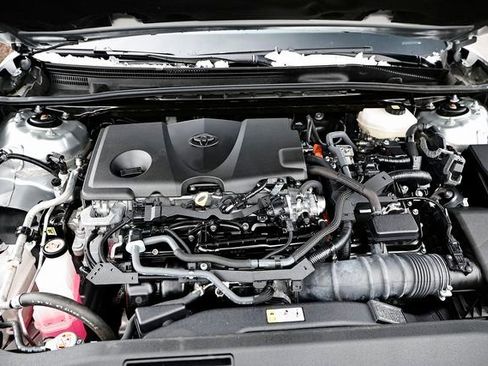 Used 2025 Toyota Camry LE image 30