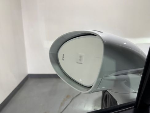 Used 2022 Porsche Cayenne image 18