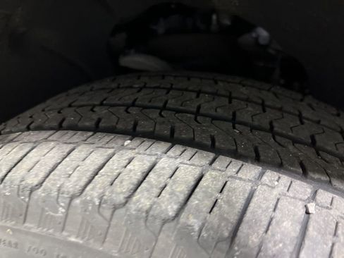 Used 2021 GMC Sierra 1500 SLT image 42