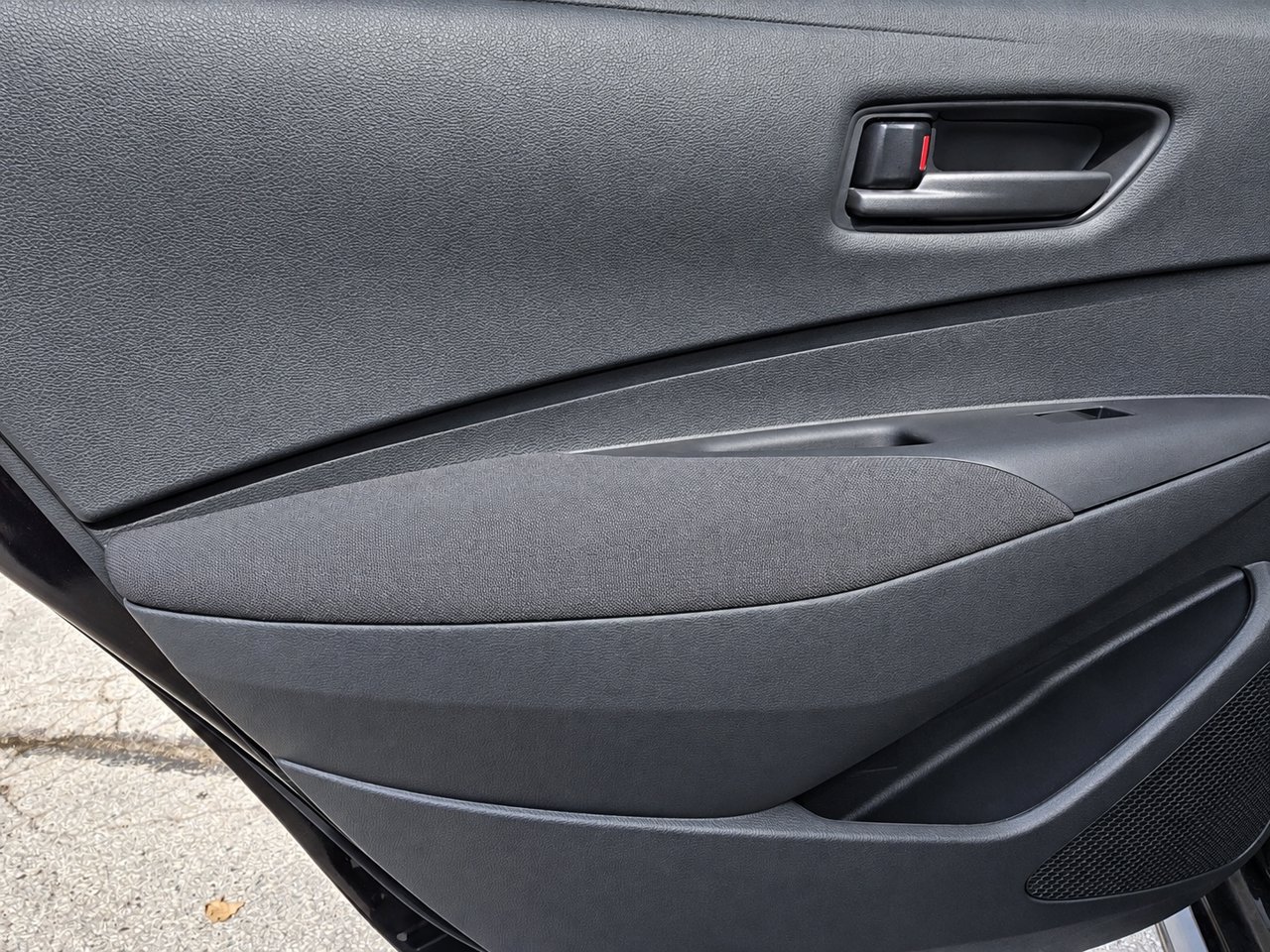 Used 2025 Toyota Corolla LE FWD image 14
