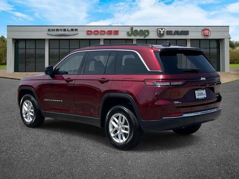 Used 2024 Jeep Grand Cherokee Laredo X w/ Luxury Tech Group I RWD image 8