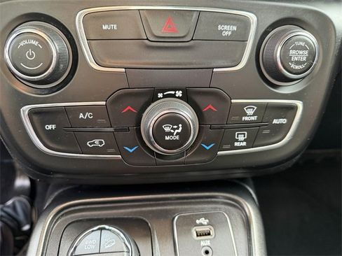 Used 2018 Jeep Compass Trailhawk w/ Cold Weather Group image 26