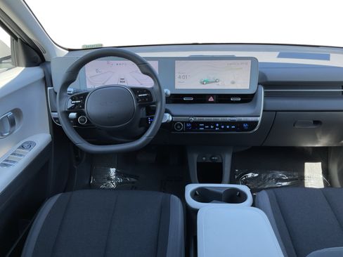 Used 2024 Hyundai Ioniq 5 SE RWD image 11