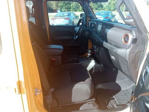 Used 2021 Jeep Gladiator Mojave w/ Safety Group image 15