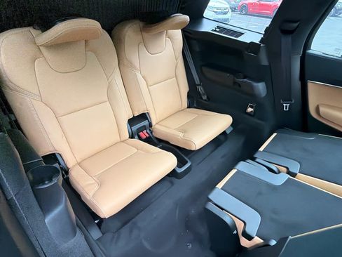 Used 2025 Volvo XC90 B5 Ultra AWD/4WD image 21