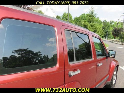 Used 2008 Jeep Liberty Sport image 28