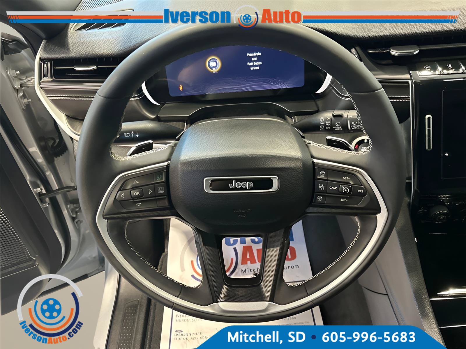 Used 2023 Jeep Grand Cherokee L Laredo AWD/4WD image 16