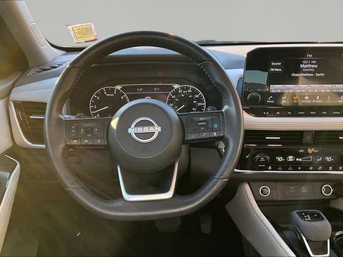 Used 2023 Nissan Rogue SL w/ SL Premium Package image 8