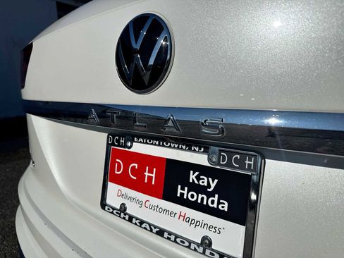 Used 2023 Volkswagen Atlas Cross Sport SEL Premium R-Line image 18