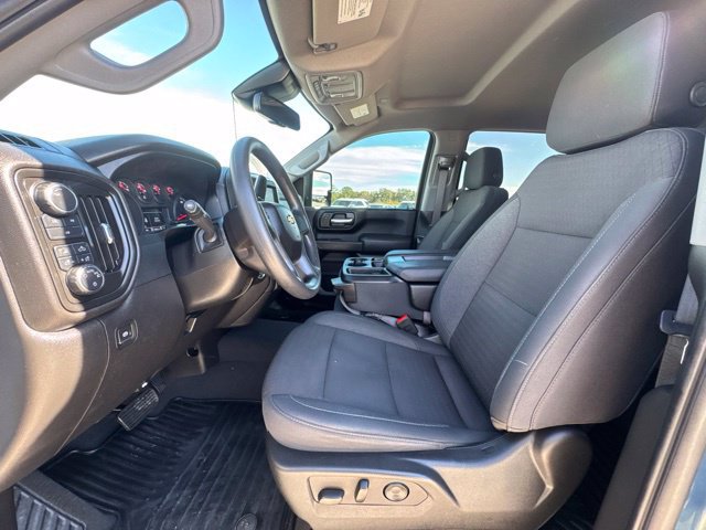 Used 2025 Chevrolet Silverado 2500 Custom w/ Custom Value Package AWD/4WD image 2