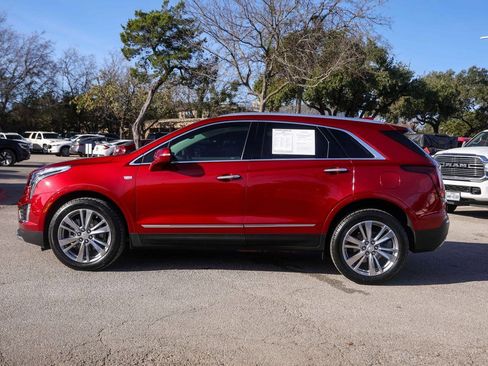 Certified 2021 Cadillac XT5 Premium Luxury image 2