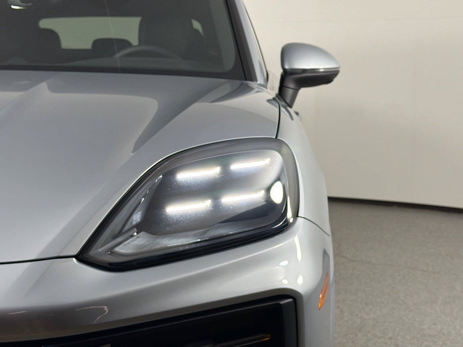 Certified 2025 Porsche Cayenne Coupe AWD/4WD image 15