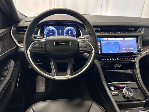 New 2026 Jeep Grand Cherokee L Limited AWD/4WD image 3