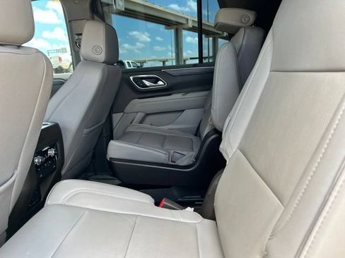 Used 2023 GMC Yukon SLT w/ SLT Premium Package RWD image 42