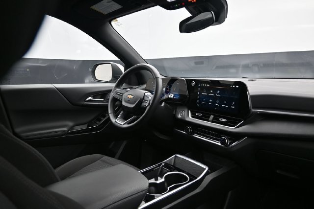 Used 2025 Chevrolet Equinox LT FWD image 40