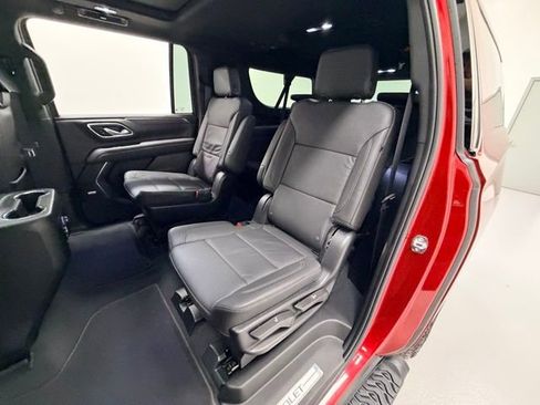 Used 2024 Chevrolet Suburban Z71 w/ Off-Road Capability Package image 26