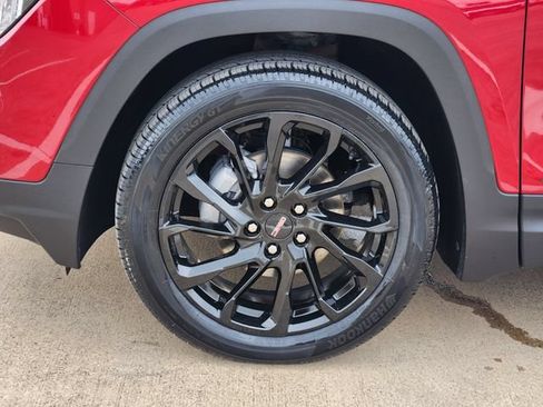 Used 2023 GMC Terrain SLE w/ Driver Convenience Package FWD image 17