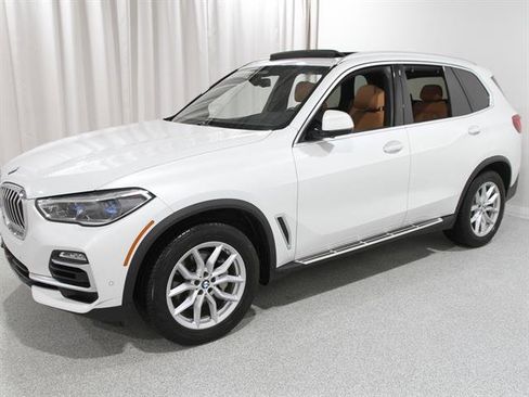 Used 2019 BMW X5 xDrive40i w/ Executive Package image 3