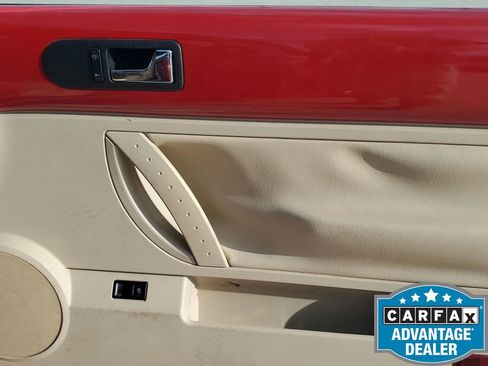 Used 2006 Volkswagen Beetle Convertible w/ Package 2 image 37