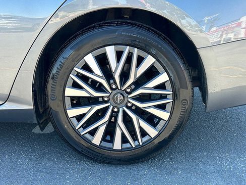 Used 2024 Nissan Altima 2.5 SV FWD image 13