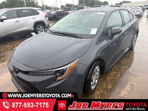 Used 2025 Toyota Corolla LE FWD image 1