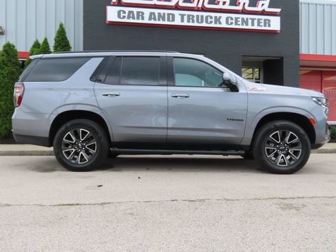 Used 2021 Chevrolet Tahoe Z71 w/ Luxury Package AWD/4WD image 3