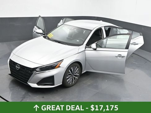 Used 2023 Nissan Altima 2.5 SV image 62