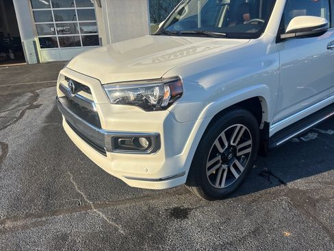 Used 2016 Toyota 4Runner Limited image 8