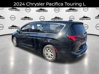 Used 2024 Chrysler Pacifica Touring-L FWD image 5