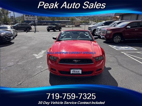 Used 2014 Ford Mustang Convertible RWD image 10