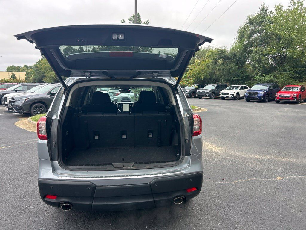 Used 2024 Subaru Ascent Limited w/ Technology Package AWD/4WD image 18