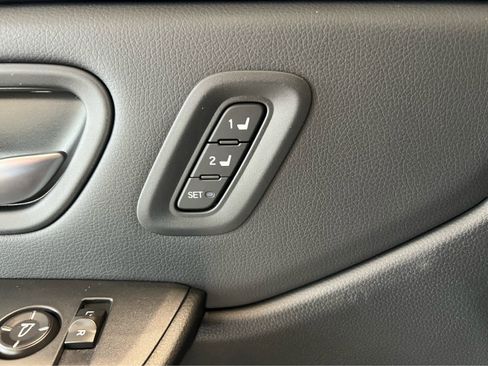 New 2025 Honda Pilot Touring image 15