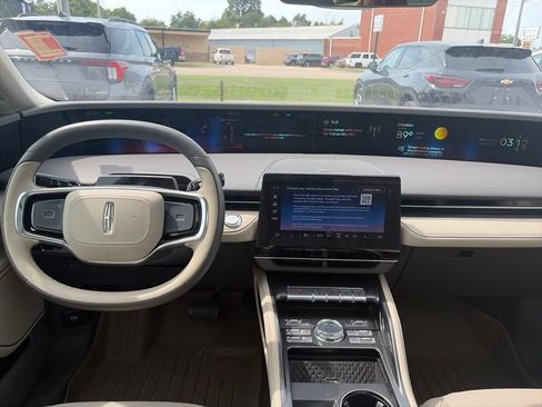 Used 2025 Lincoln Nautilus Premier w/ Equipment Group 102A AWD/4WD image 14