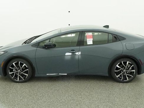 New 2026 Toyota Prius Plug-In Hybrid image 9