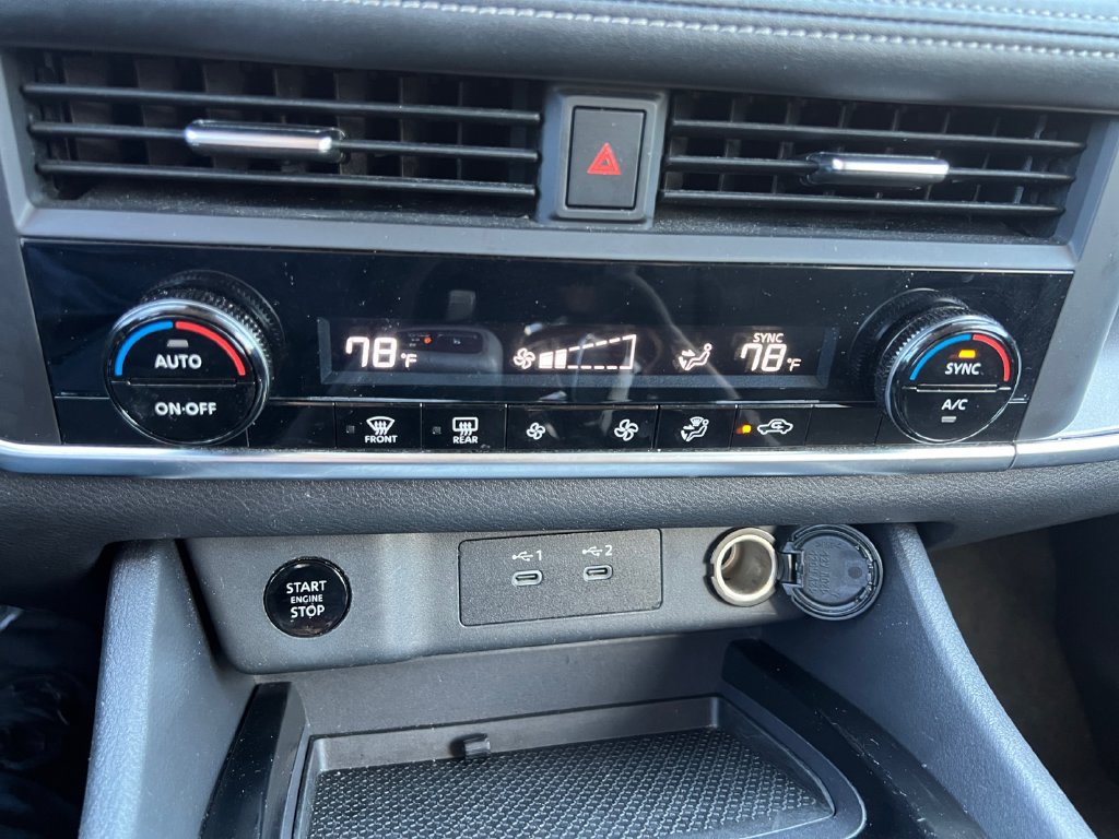 Used 2024 Nissan Rogue SV FWD image 29